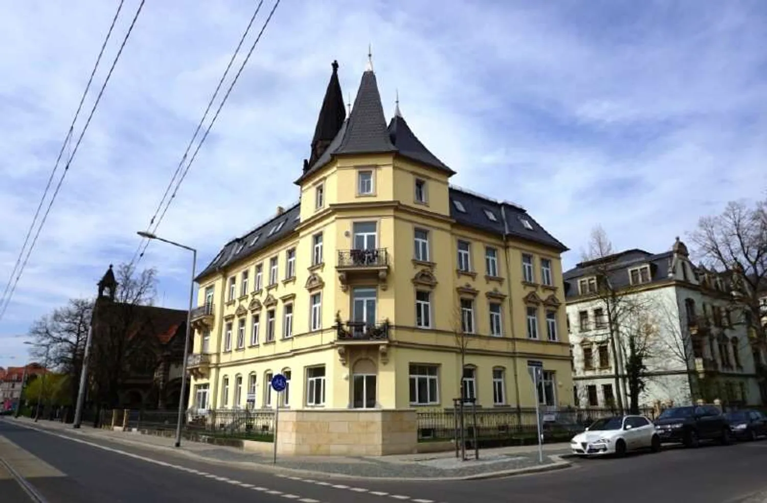 4 Zimmer Wohnung mit 128 m² in Dresden – Bild 1