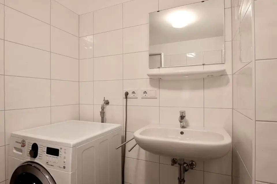 2 Zimmer Wohnung mit 65 m² in Köln – Bild 4