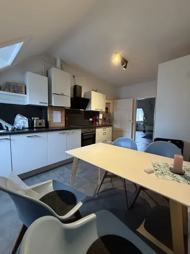 4 Zimmer Wohnung mit 116 m² in Wiesbaden – Bild 2
