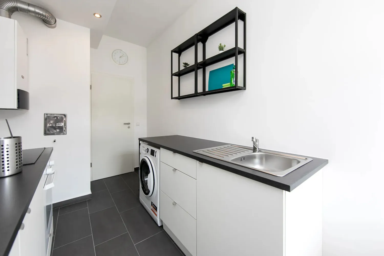 Shared room with 10 m² in Berlin – Photo 3