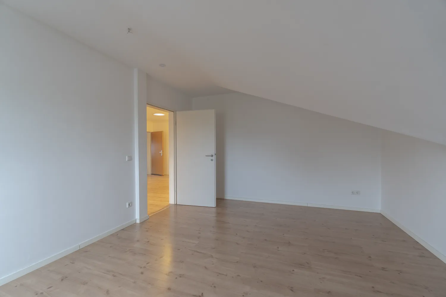 2 Zimmer Wohnung mit 70 m² in Nettetal – Bild 3