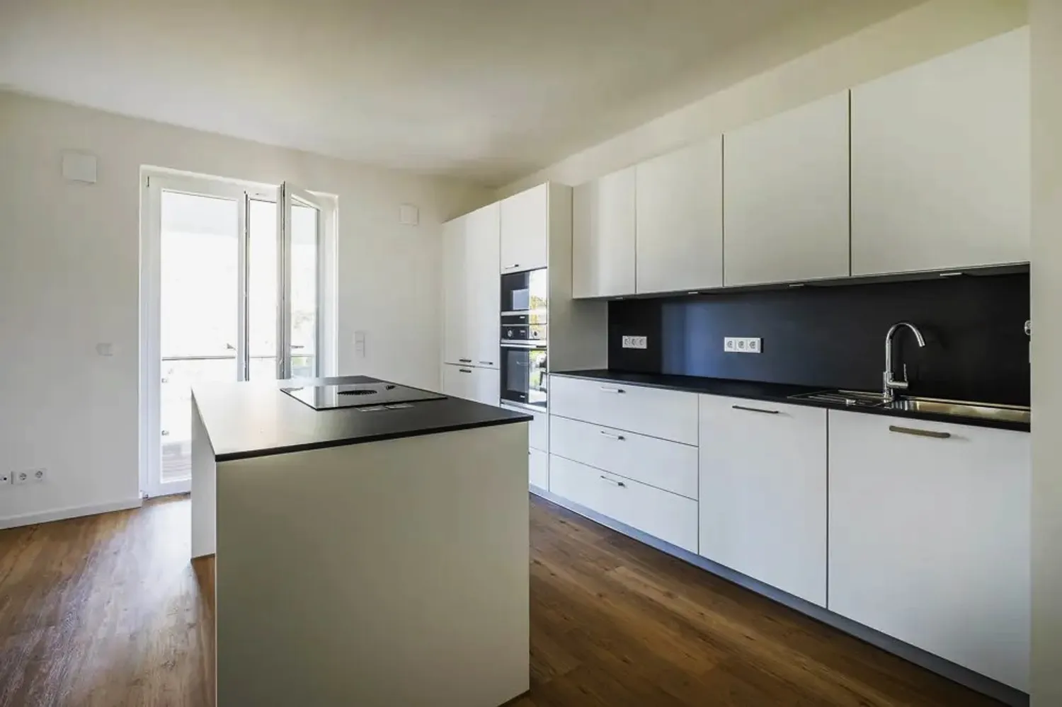4 Zimmer Wohnung mit 145 m² in Hamburg – Bild 2