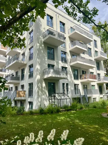 4 Zimmer Wohnung mit 95 m² in Berlin – Bild 2
