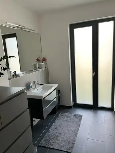 2 Zimmer Wohnung mit 75 m² in Köln – Bild 2