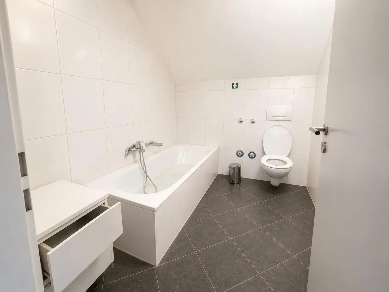 5 Zimmer Wohnung mit 147 m² in Hamburg – Bild 4