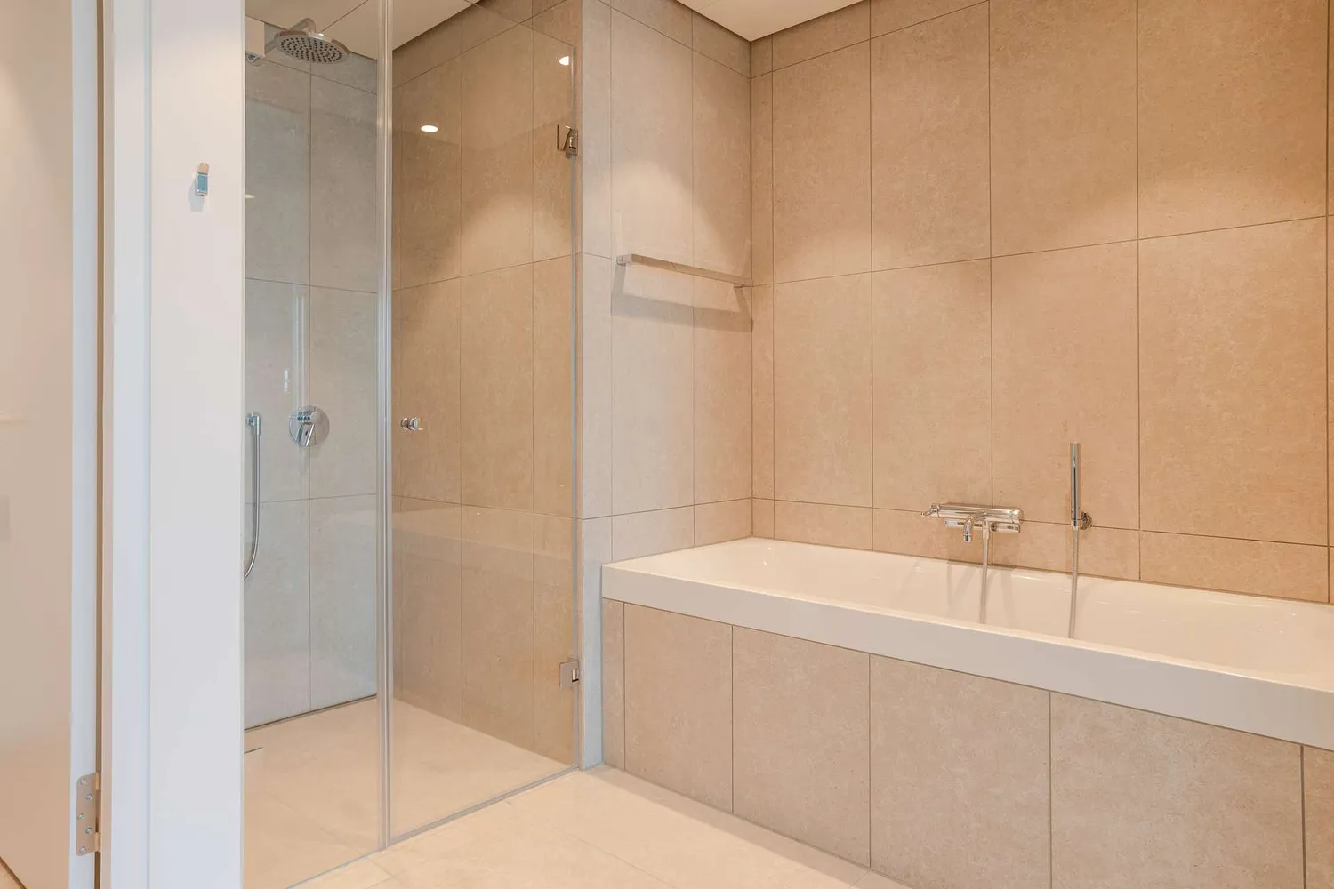 3 Zimmer Wohnung mit 110 m² in Frankfurt am Main – Bild 5