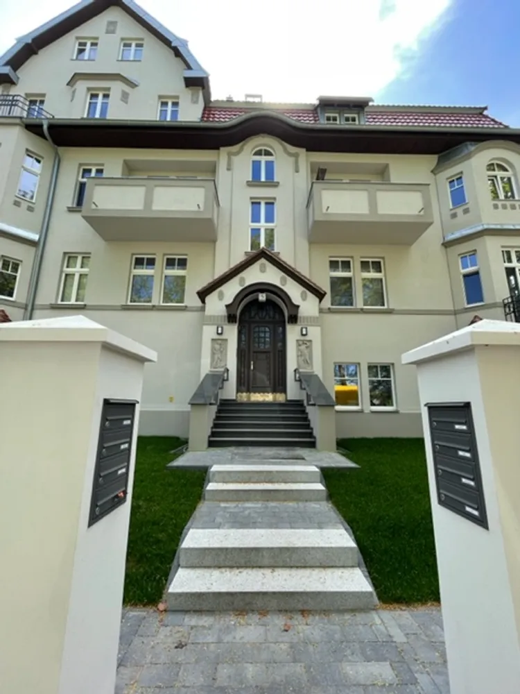 3 Zimmer Wohnung mit 132 m² in Berlin – Bild 1