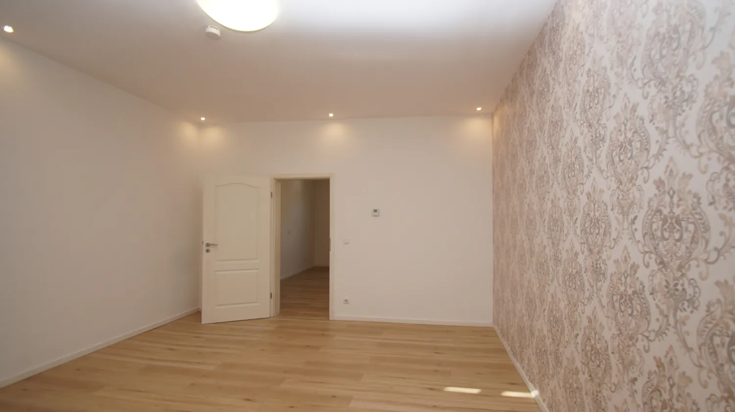 4 Zimmer Wohnung mit 107 m² in Wiesbaden – Bild 3