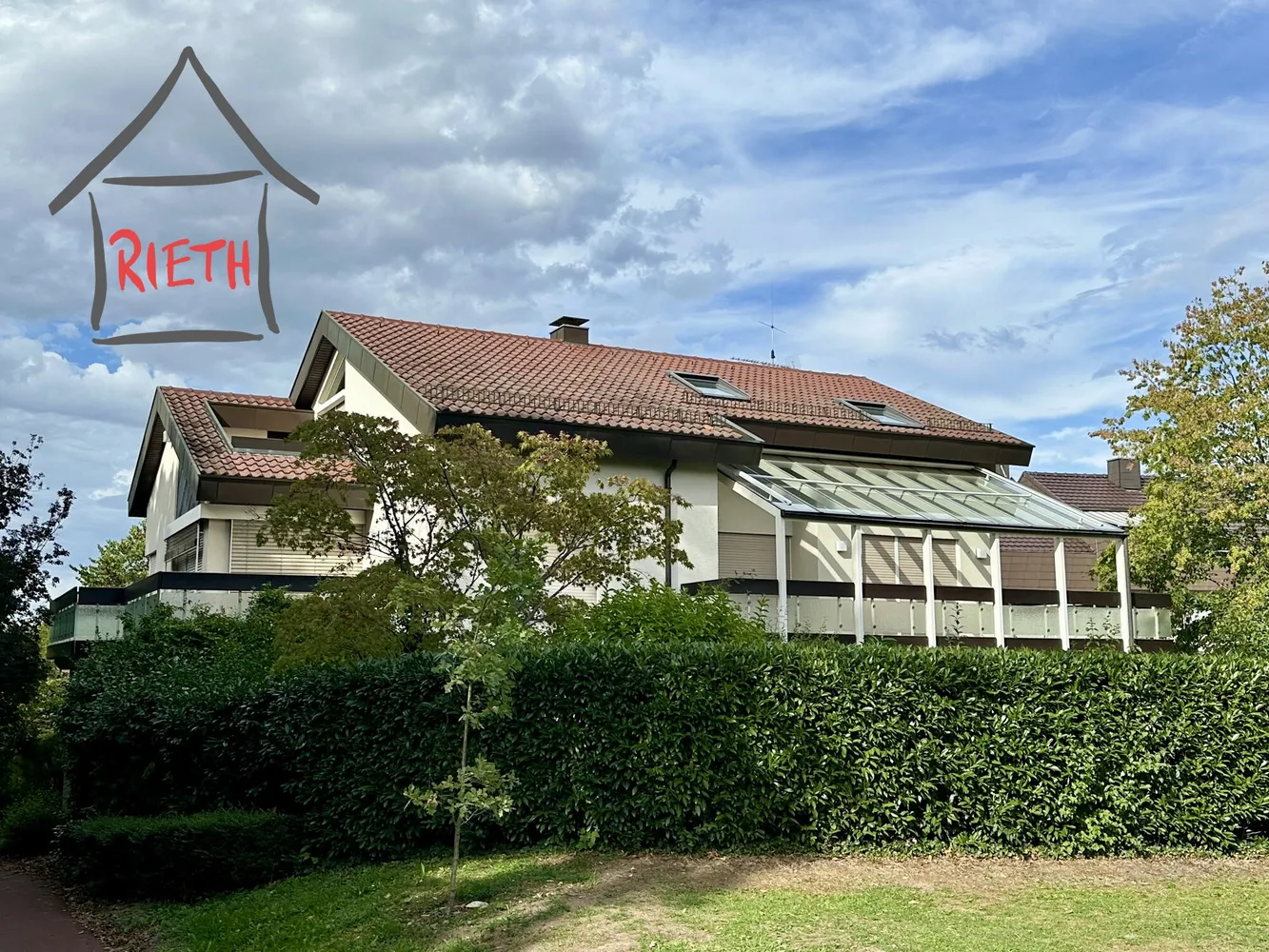 7 room apartment with 210 m² in Stuttgart – Photo 1