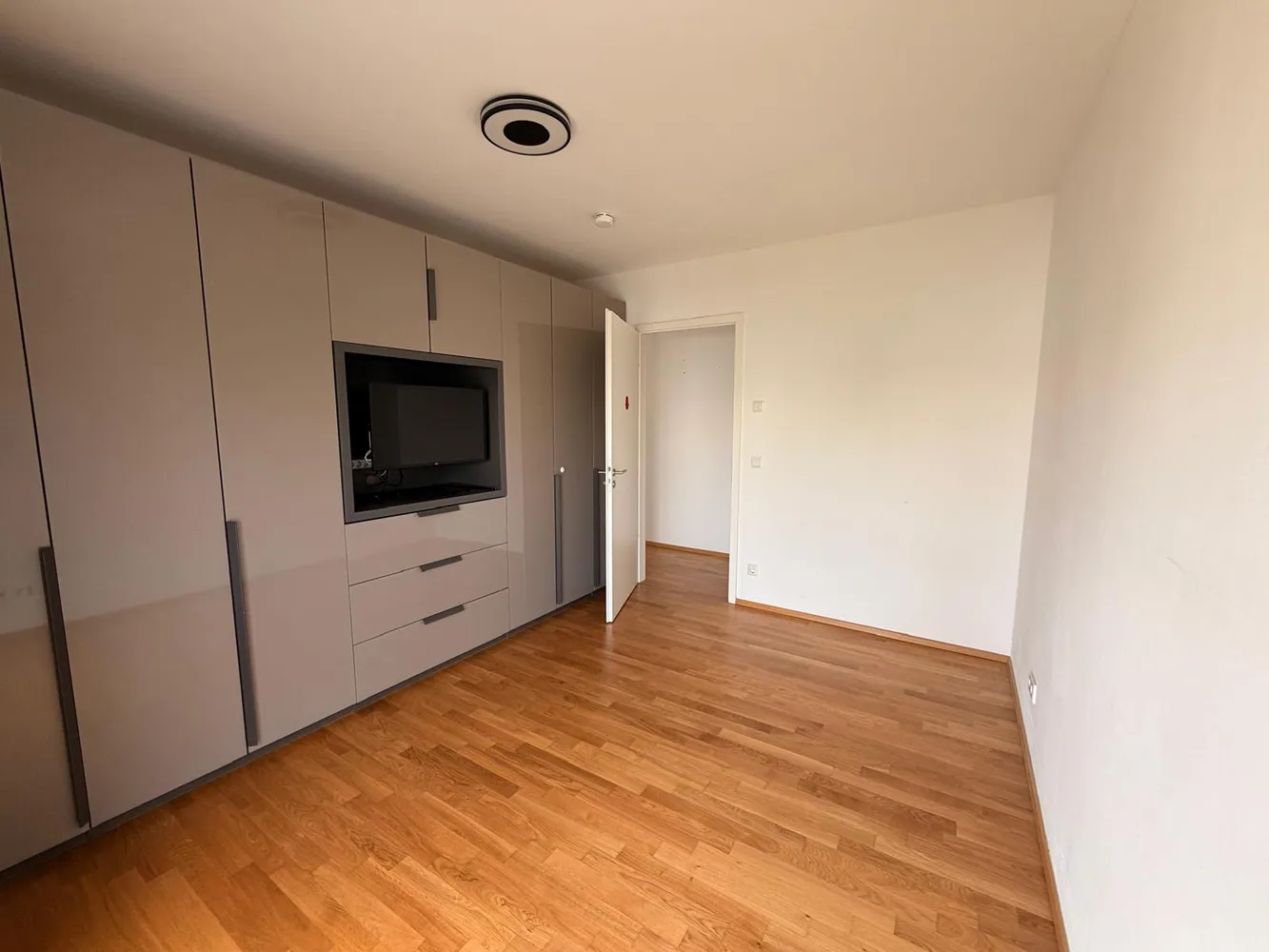 2 Zimmer Wohnung mit 61 m² in München – Bild 8