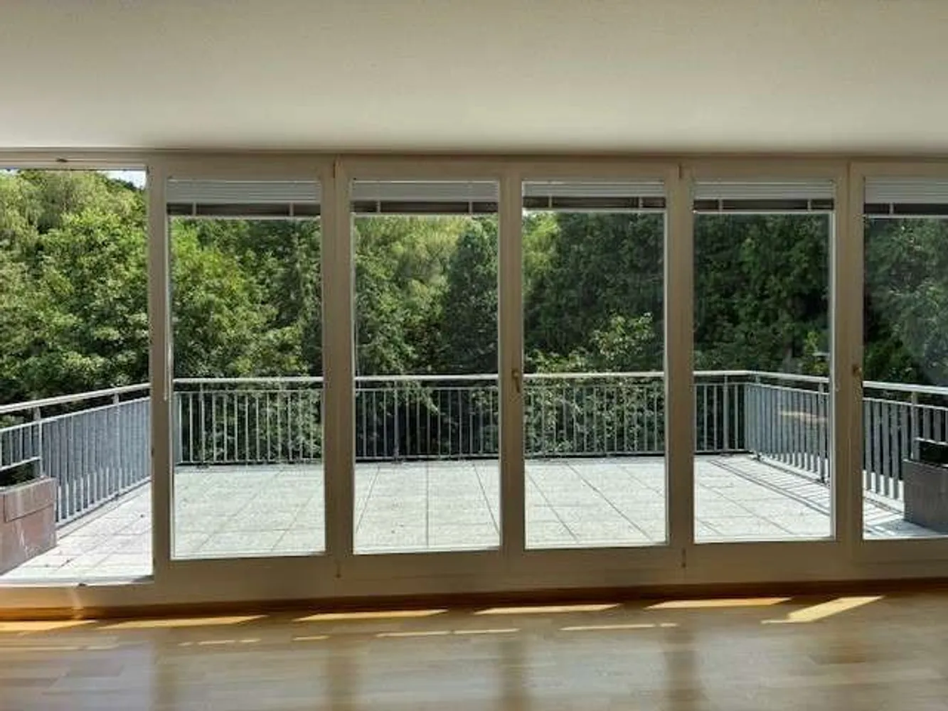 2 Zimmer Wohnung mit 127 m² in Hamburg – Bild 2