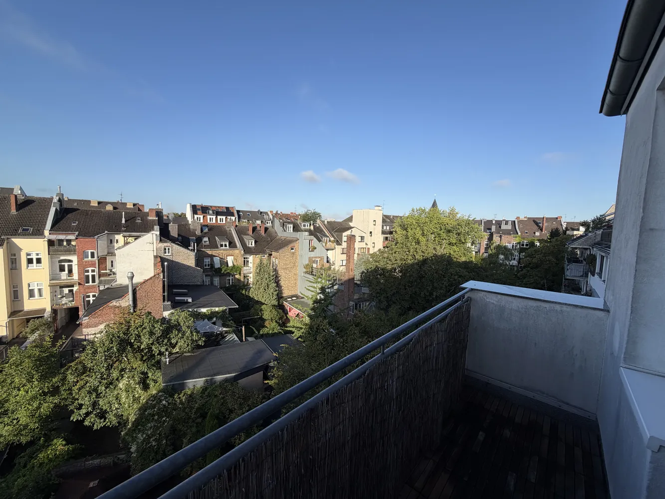 4 Zimmer Wohnung mit 99 m² in Düsseldorf – Bild 1