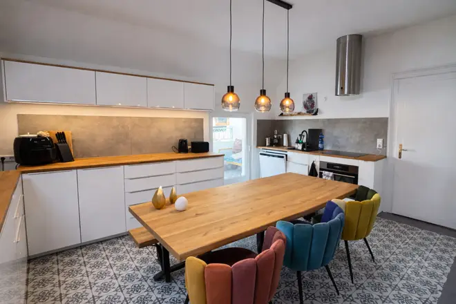 4 Zimmer Wohnung mit 128 m² in Wiesbaden – Bild 2