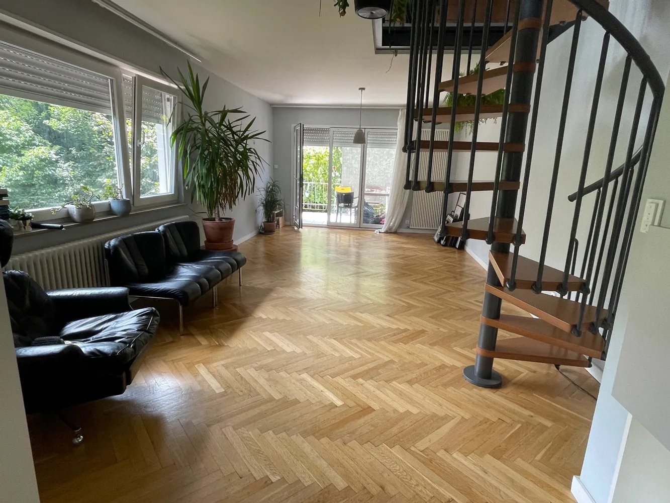 5 Zimmer Wohnung mit 200 m² in Stuttgart – Bild 2