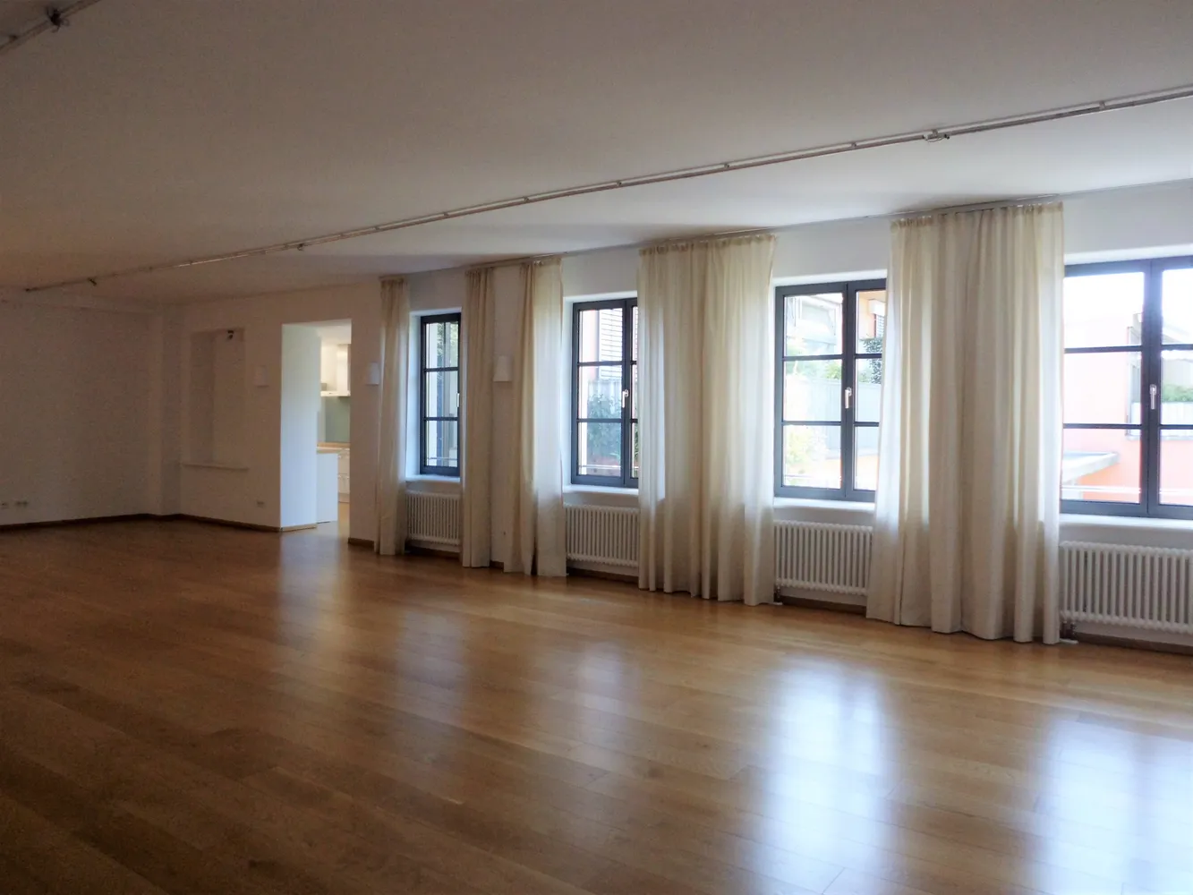 5 Zimmer Wohnung mit 249 m² in München – Bild 2