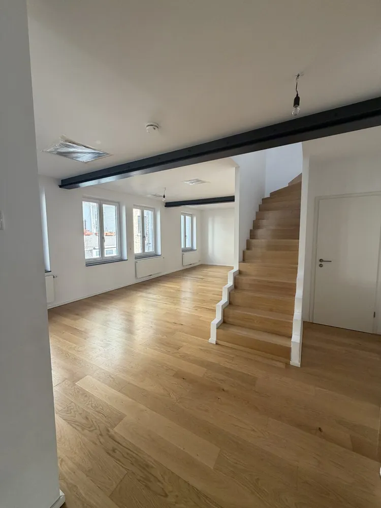4 Zimmer Wohnung mit 105 m² in Stuttgart – Bild 1