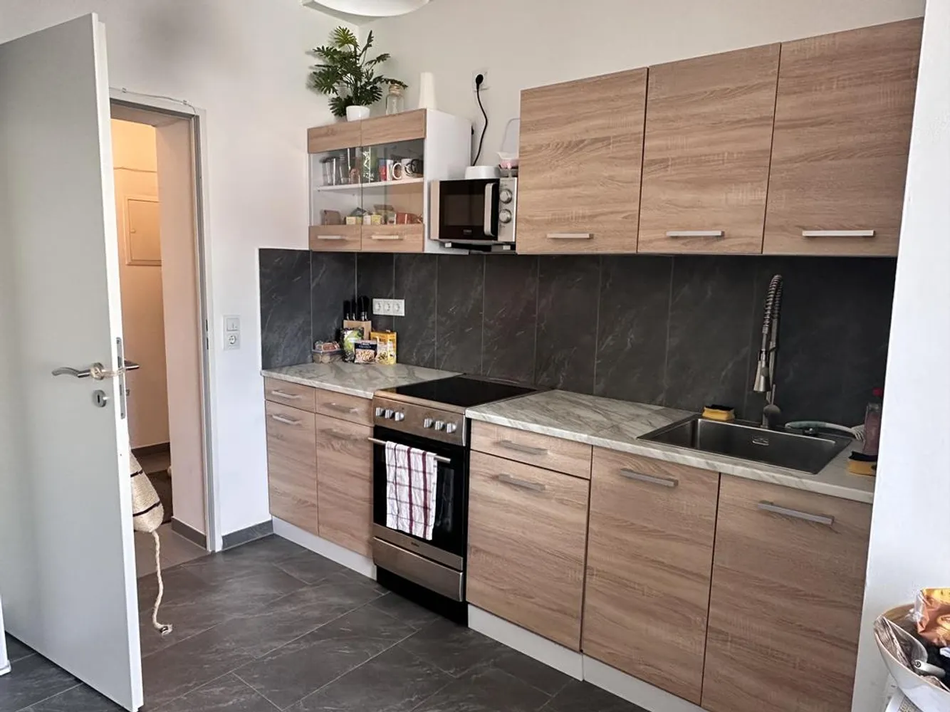3 Zimmer Wohnung mit 65 m² in Halle (Saale) – Bild 2