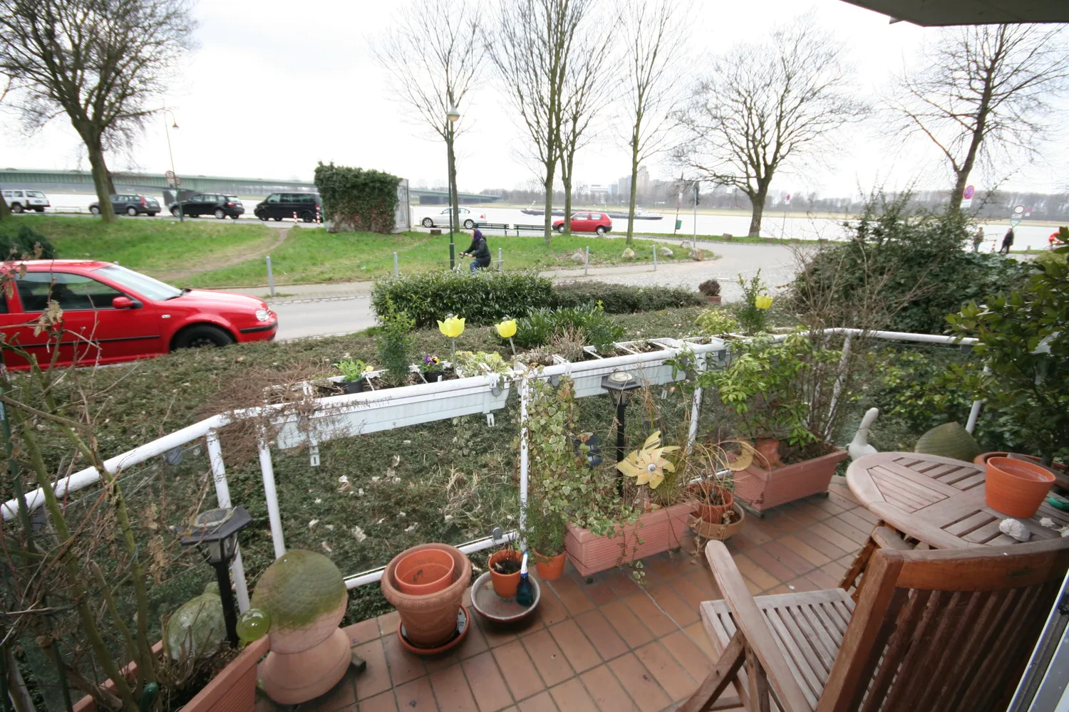 3 Zimmer Wohnung mit 100 m² in Düsseldorf – Bild 1