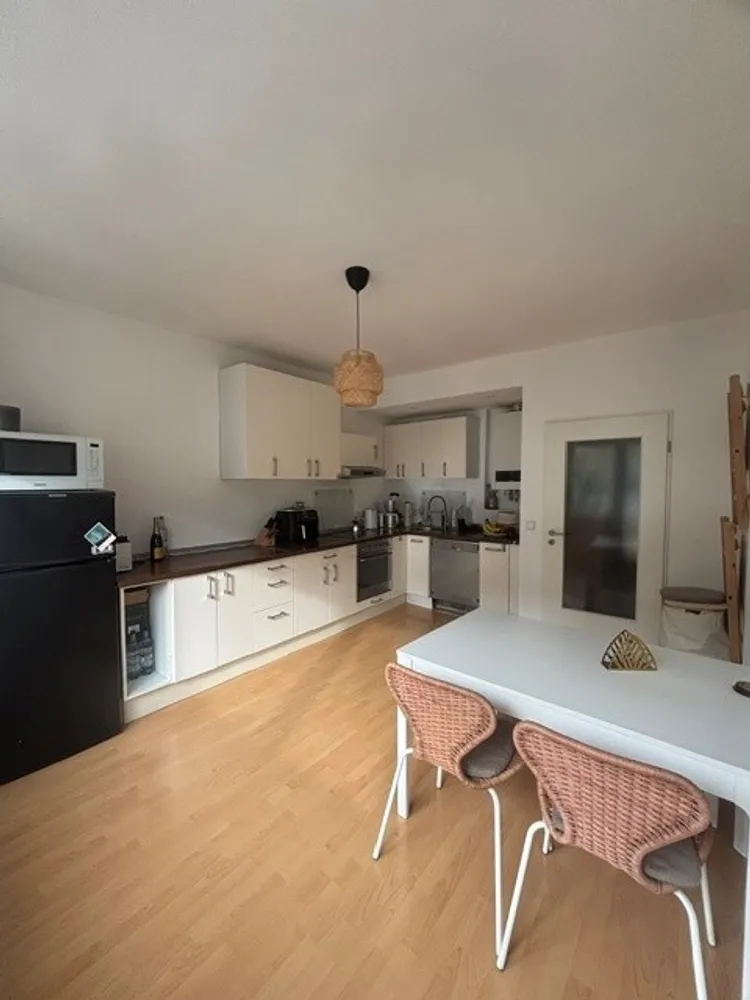 2 Zimmer Wohnung mit 67 m² in Düsseldorf – Bild 2