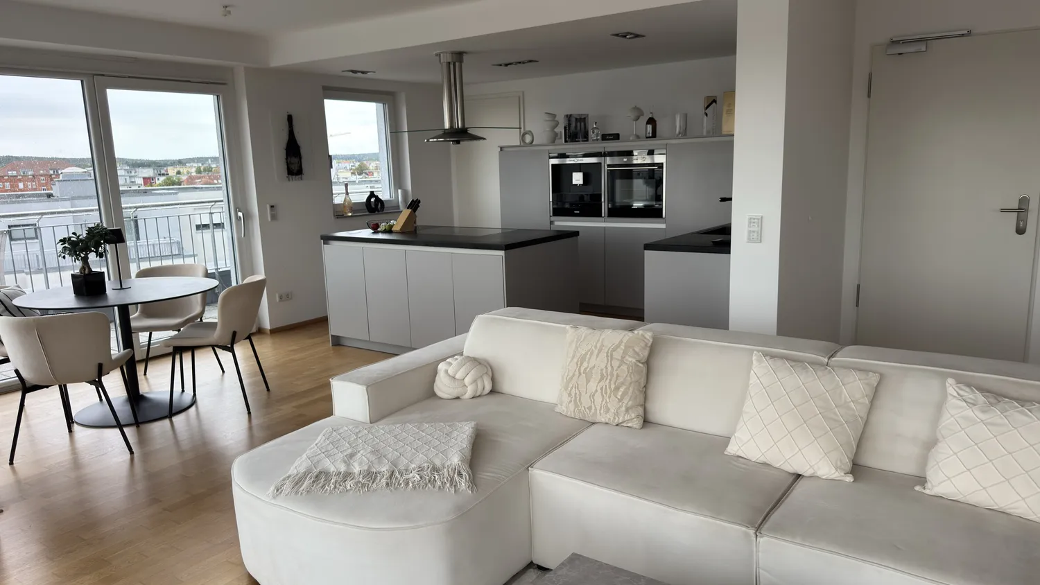 3 Zimmer Wohnung mit 135 m² in Fürth – Bild 2