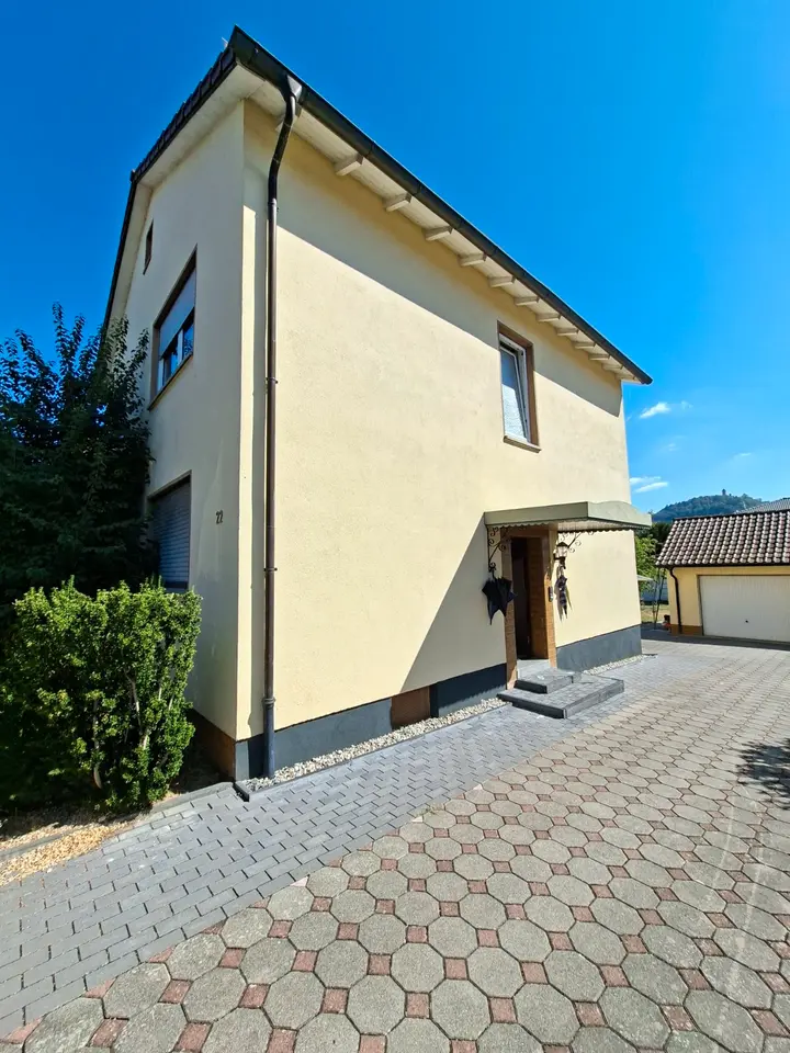 3 Zimmer Wohnung mit 100 m² in Weinheim – Bild 2