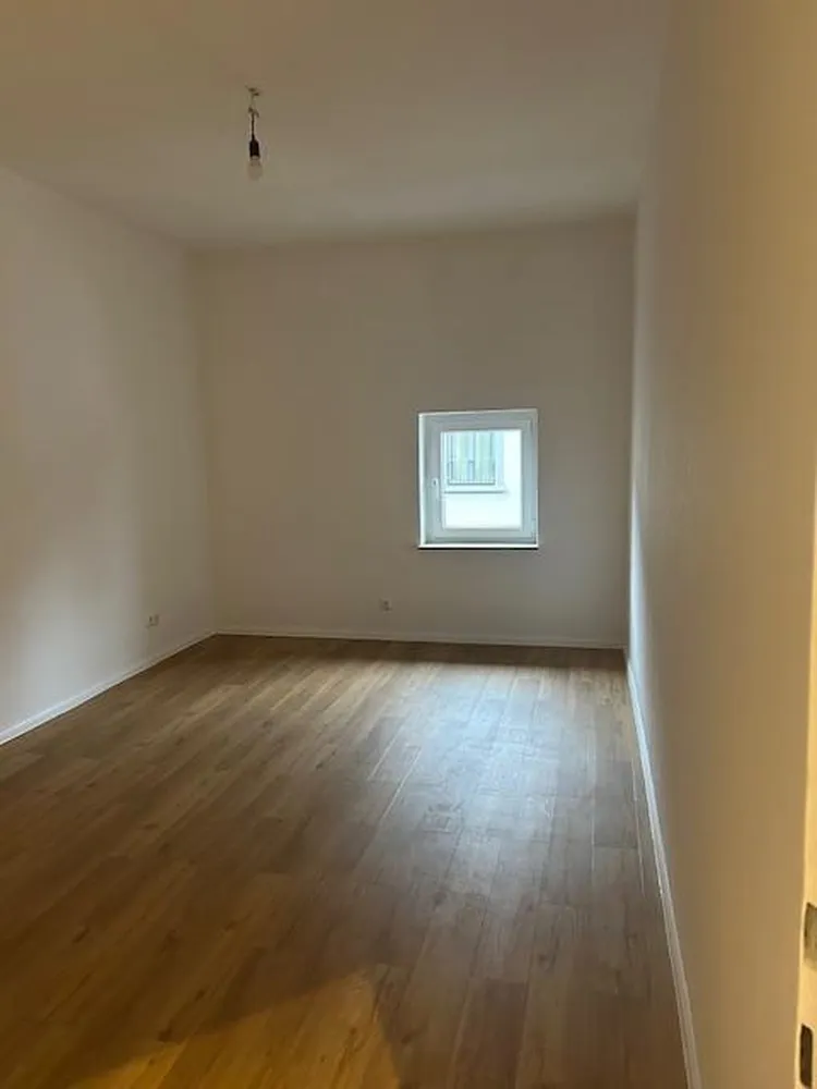 2 Zimmer Wohnung mit 77 m² in Wiesbaden – Bild 4