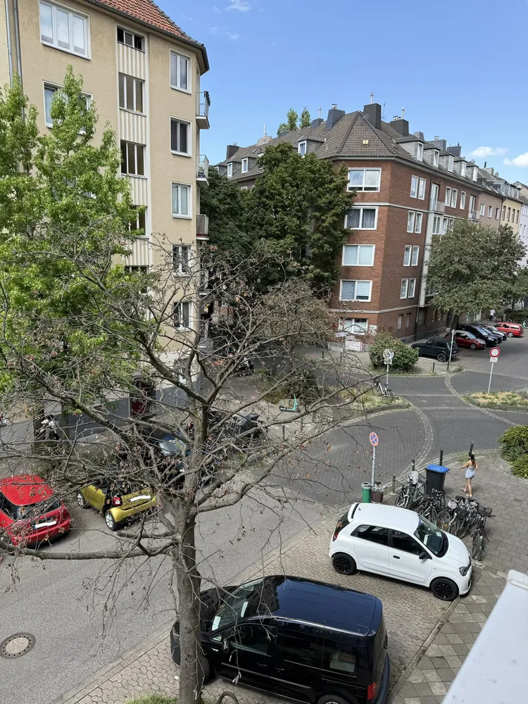 4 Zimmer Wohnung mit 90 m² in Düsseldorf – Bild 1