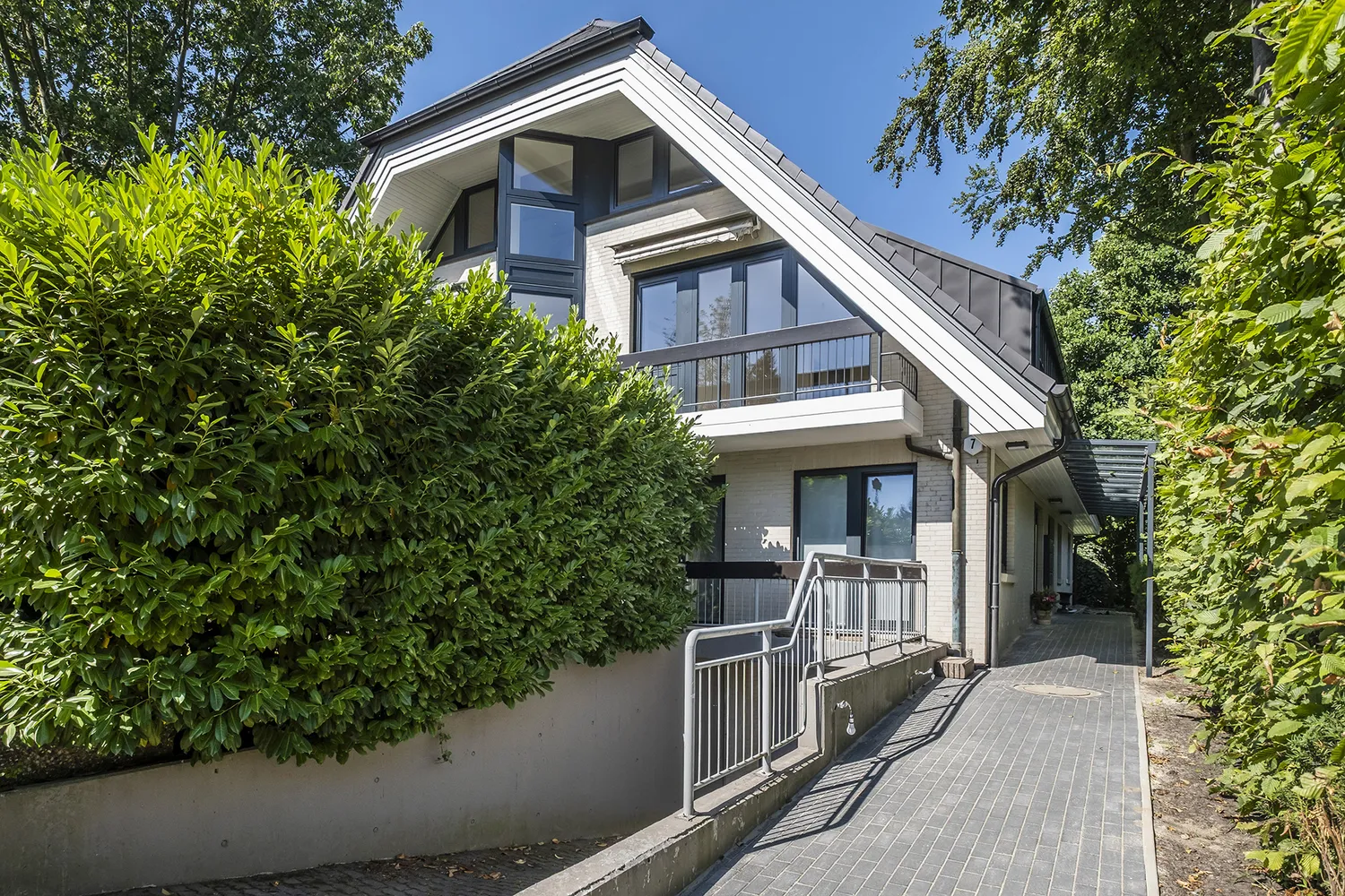 2 Zimmer Wohnung mit 89 m² in Hamburg – Bild 2