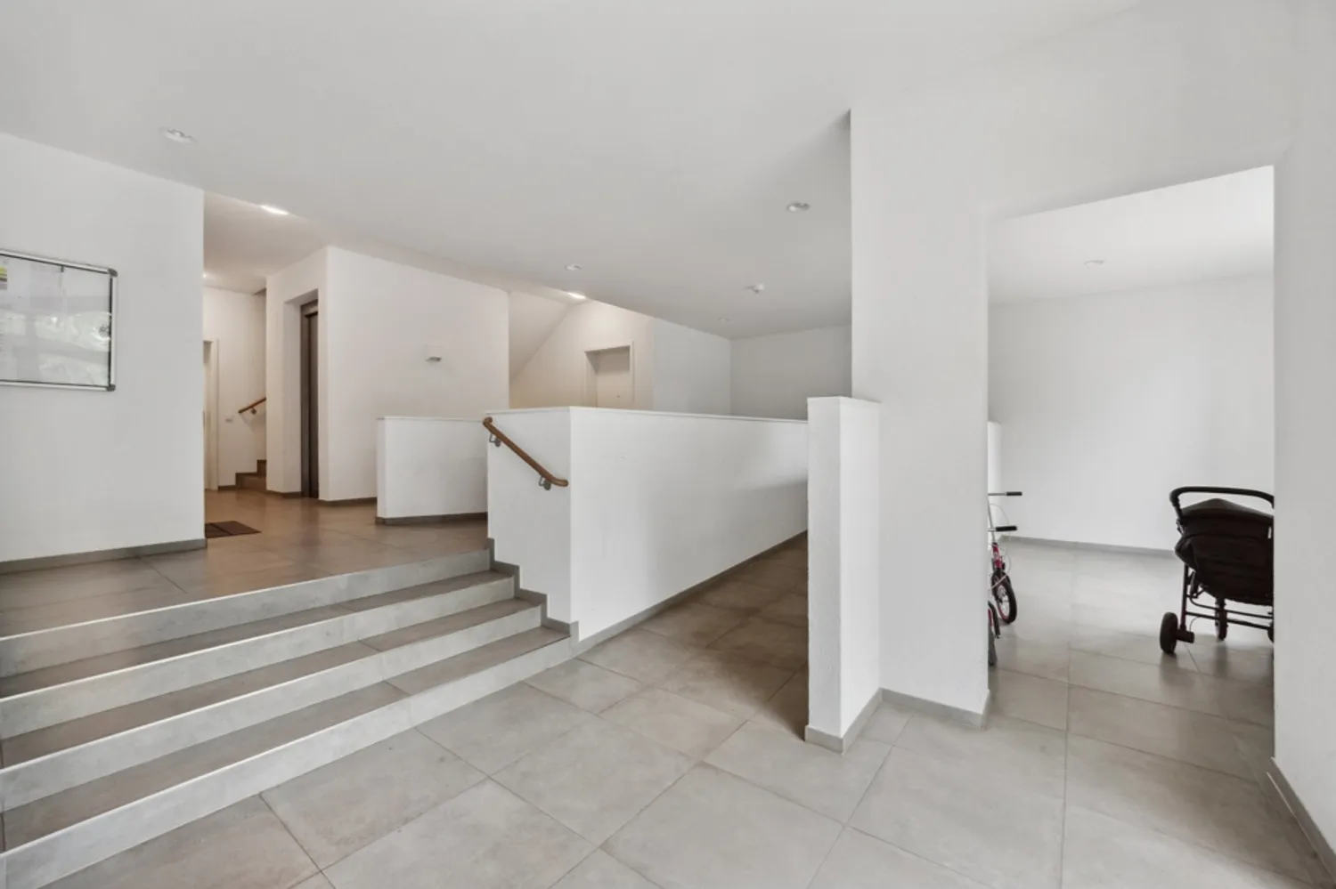 3 Zimmer Wohnung mit 98 m² in Frankfurt am Main – Bild 2