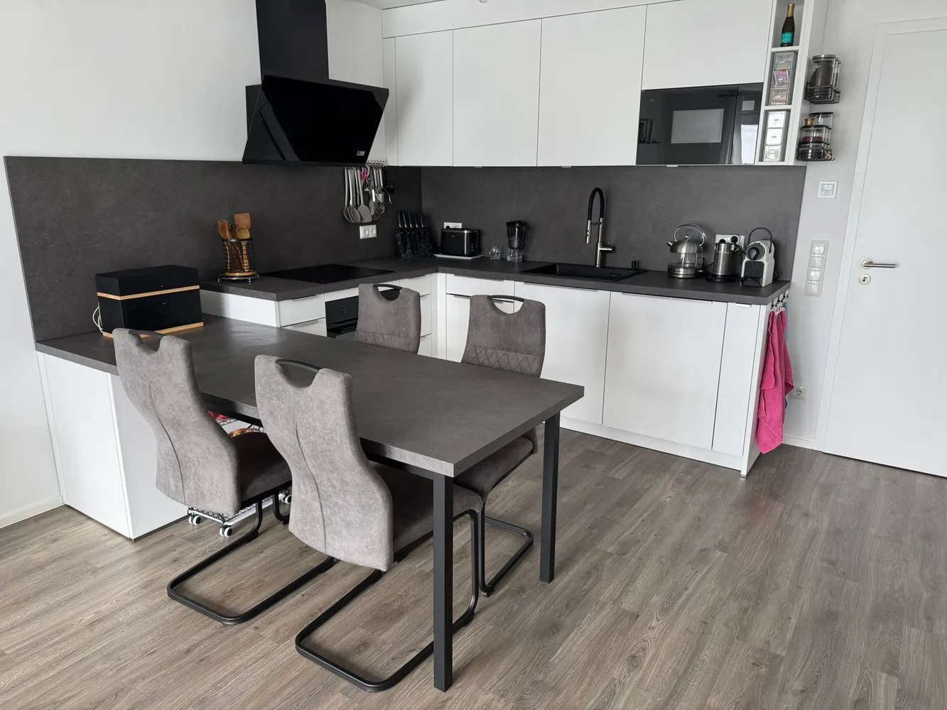 4 room apartment with 89 m² in Bergheim – Photo 1
