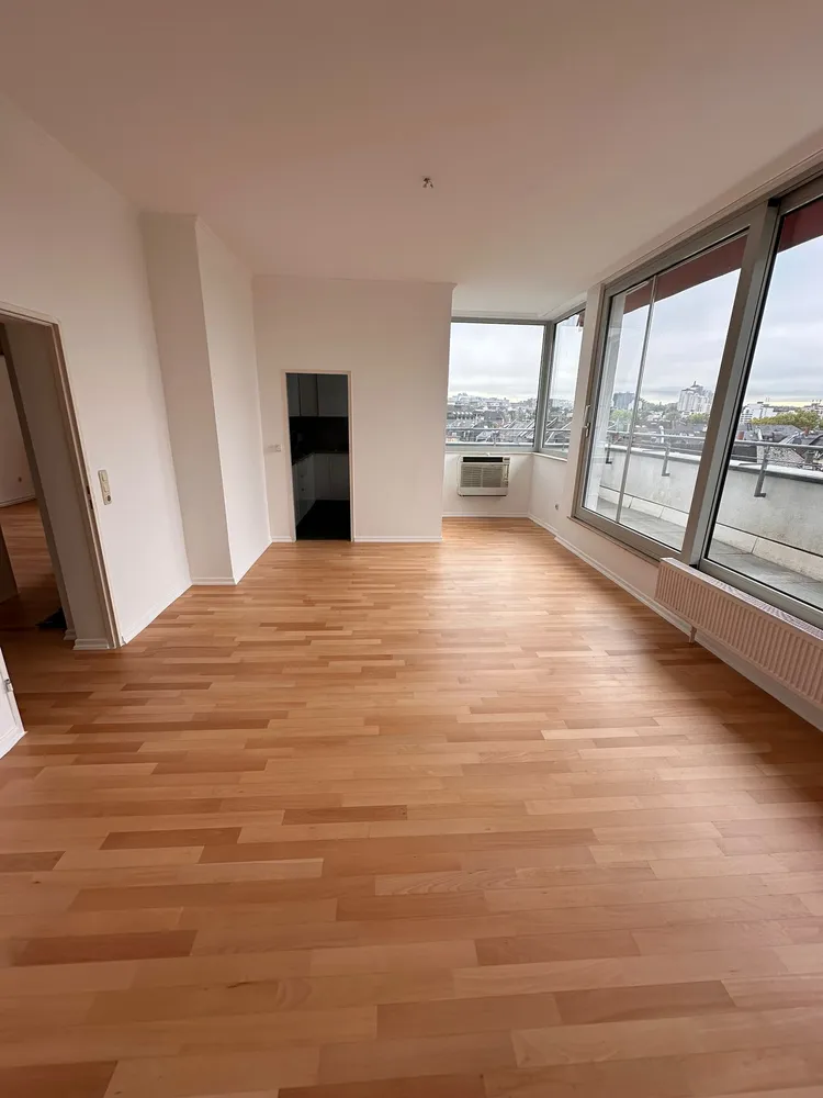 2 Zimmer Wohnung mit 95 m² in Frankfurt am Main – Bild 4