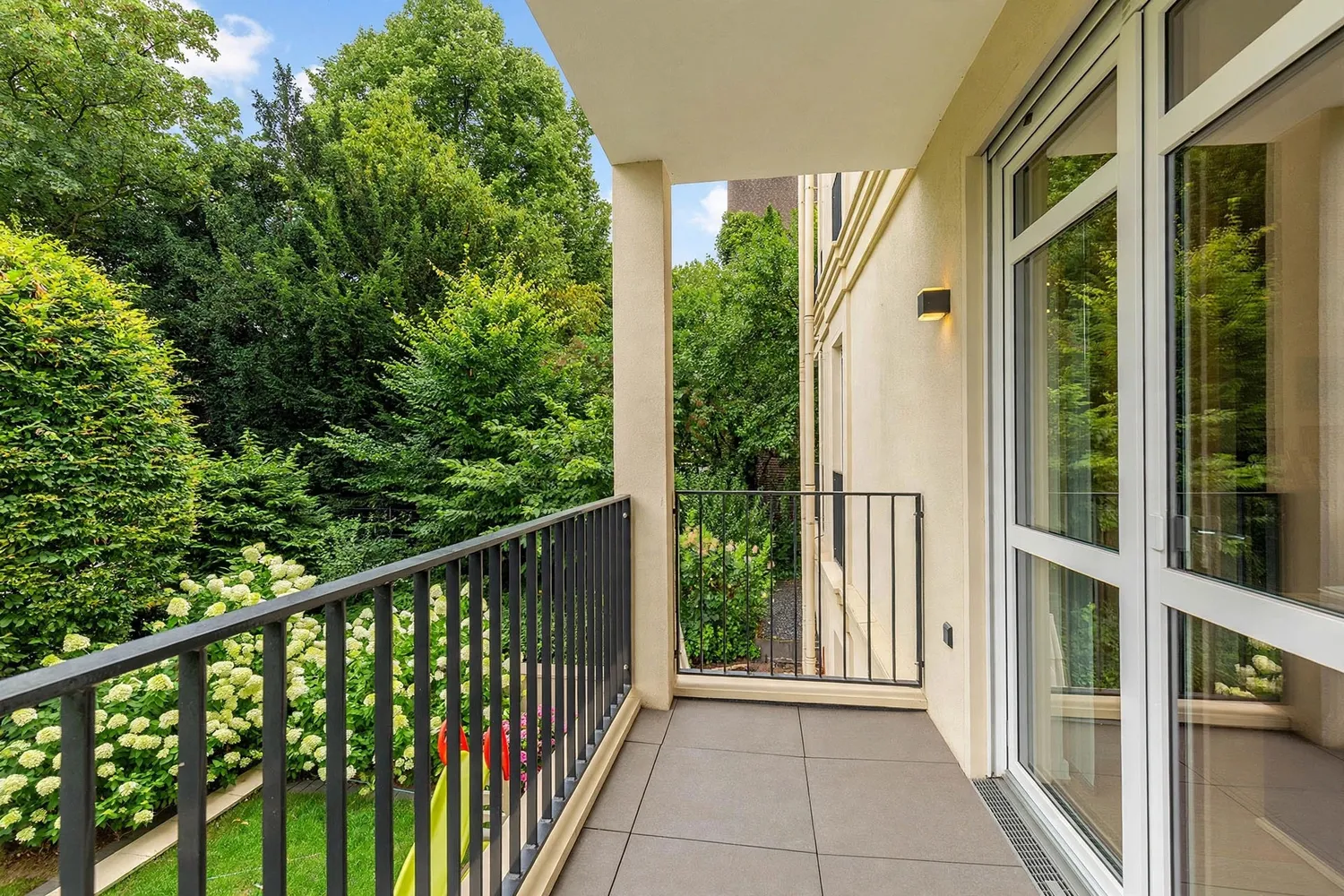7 room apartment with 225 m² in Düsseldorf – Photo 1
