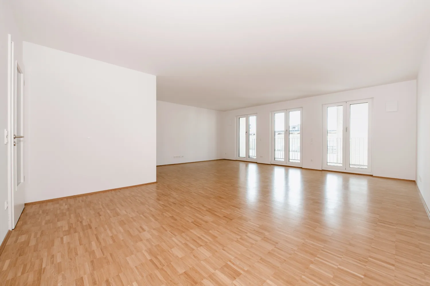 3 Zimmer Wohnung mit 99 m² in München – Bild 2