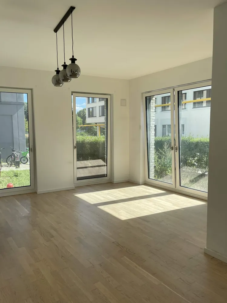 2 Zimmer Wohnung mit 81 m² in Berlin – Bild 1