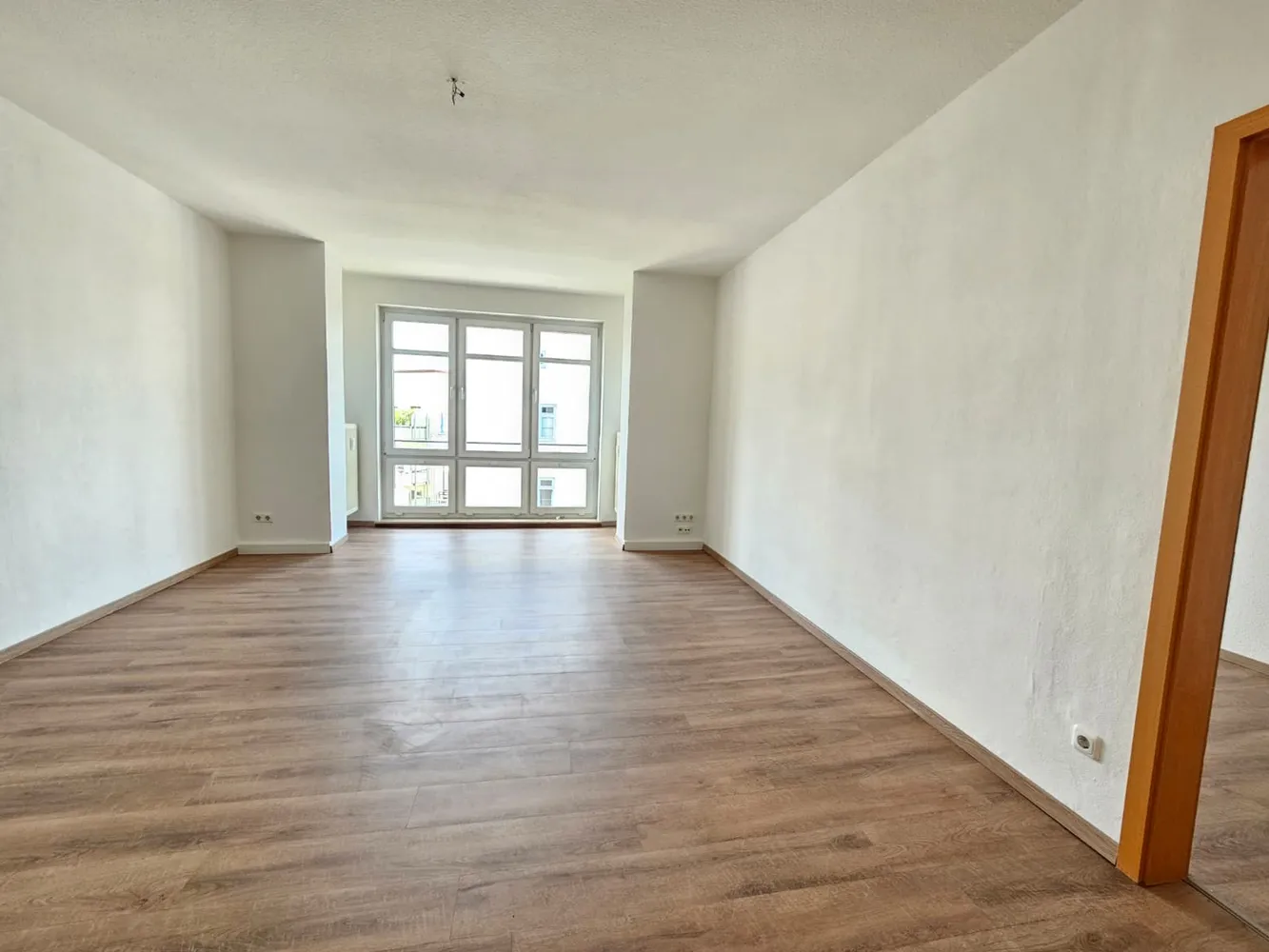 4 Zimmer Wohnung mit 92 m² in Magdeburg – Bild 2