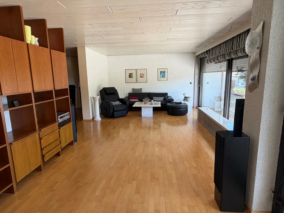 7 Zimmer Haus mit 195 m² in Saarbrücken – Bild 2