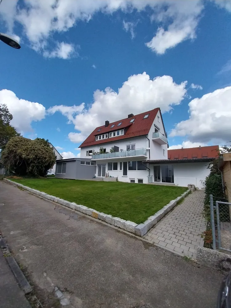 2 Zimmer Wohnung mit 112 m² in Stuttgart – Bild 1