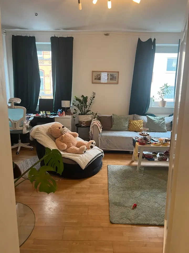 18 Zimmer Wohnung mit 82 m² in Hannover – Bild 1