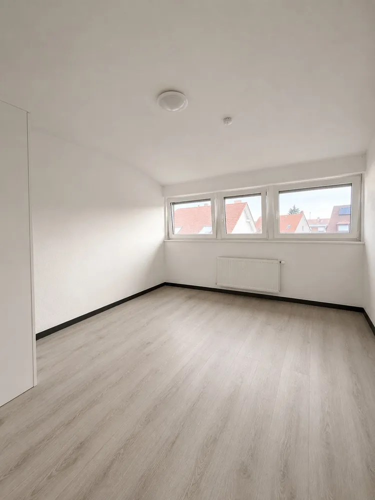 4 Zimmer Wohnung mit 77 m² in Karlsruhe – Bild 1