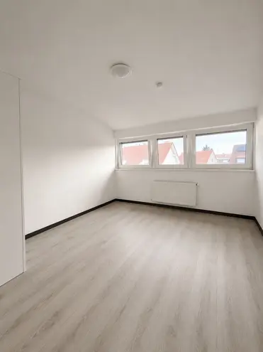 4 Zimmer Wohnung mit 77 m² in Karlsruhe – Bild 1