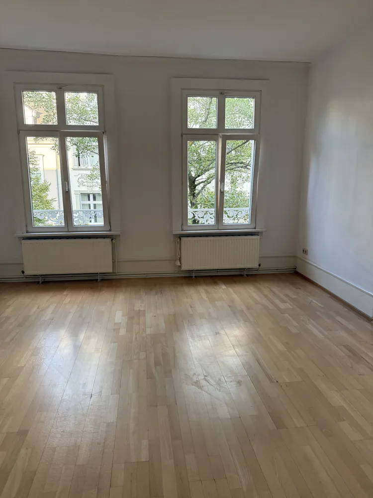 5 Zimmer Wohnung mit 140 m² in Wiesbaden – Bild 2
