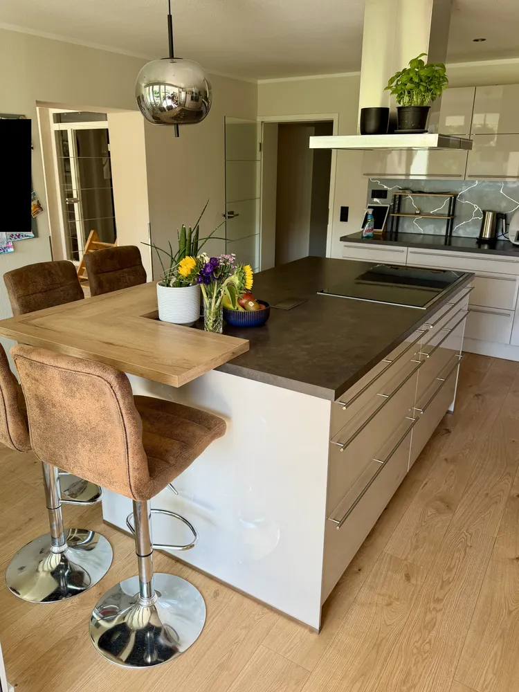 4 Zimmer Wohnung mit 135 m² in Solingen – Bild 1