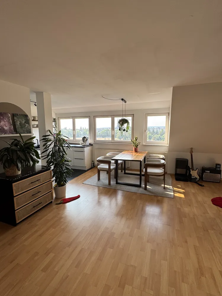 2 Zimmer Wohnung mit 80 m² in Dresden – Bild 1