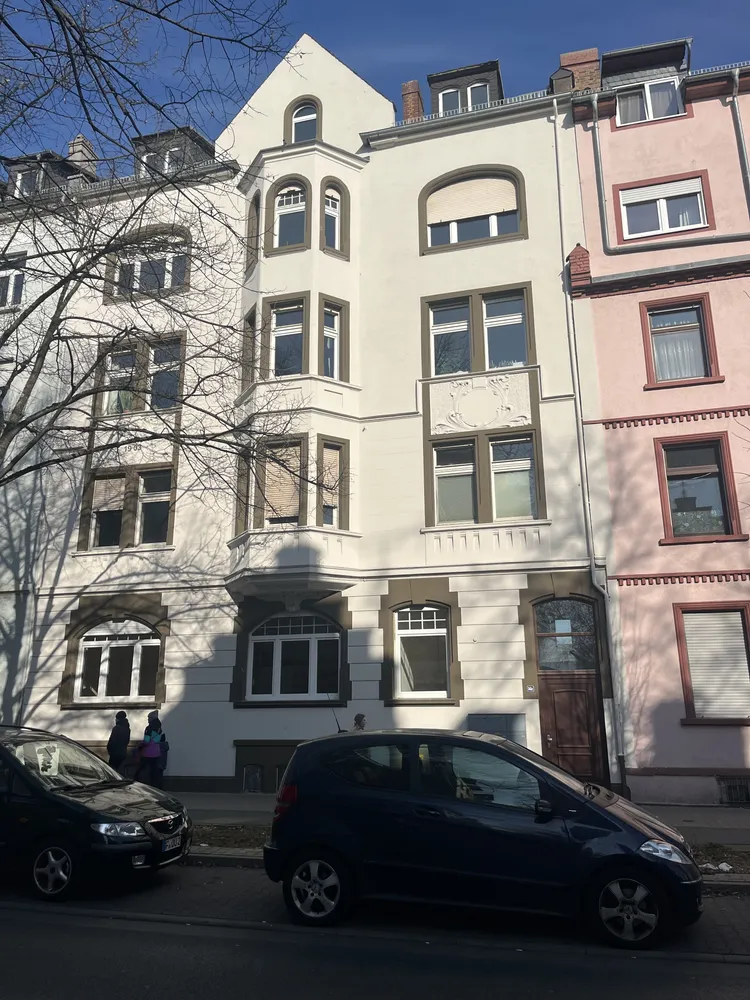 5 Zimmer Wohnung mit 120 m² in Frankfurt am Main – Bild 1