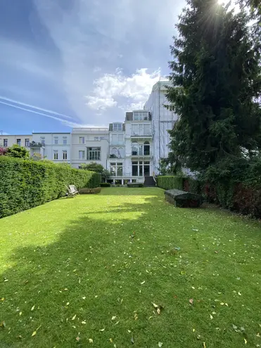 4 Zimmer Wohnung mit 212 m² in Hamburg – Bild 2