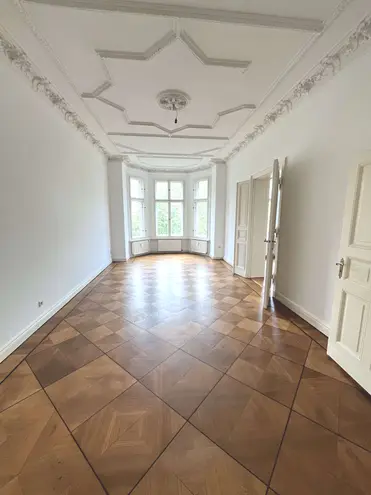 2 Zimmer Wohnung mit 81 m² in Berlin – Bild 1