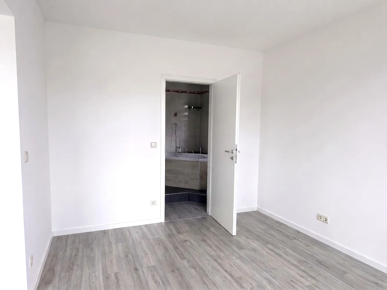 4 Zimmer Wohnung mit 92 m² in Suhl – Bild 5
