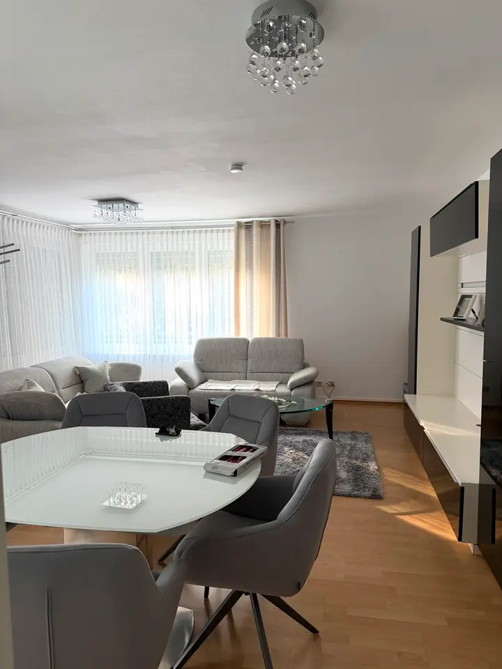 3 Zimmer Wohnung mit 90 m² in Karlsruhe – Bild 1