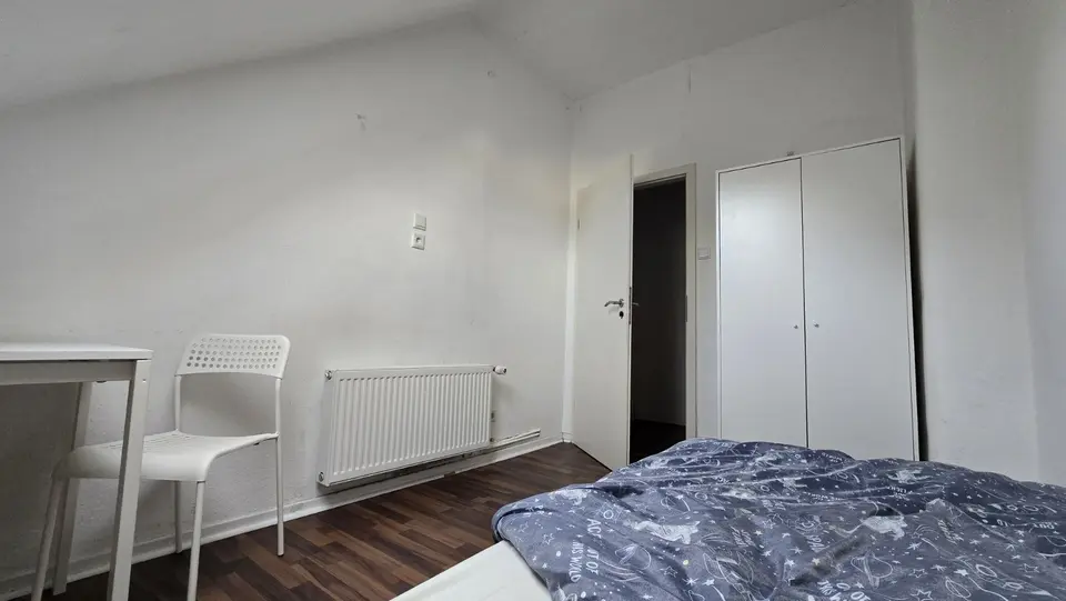 WG-Zimmer mit 150 m² in Krefeld – Bild 3