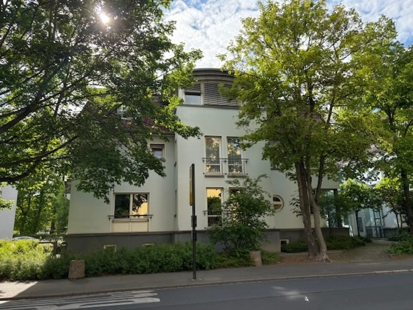 5 Zimmer Wohnung mit 195 m² in Dresden – Bild 1